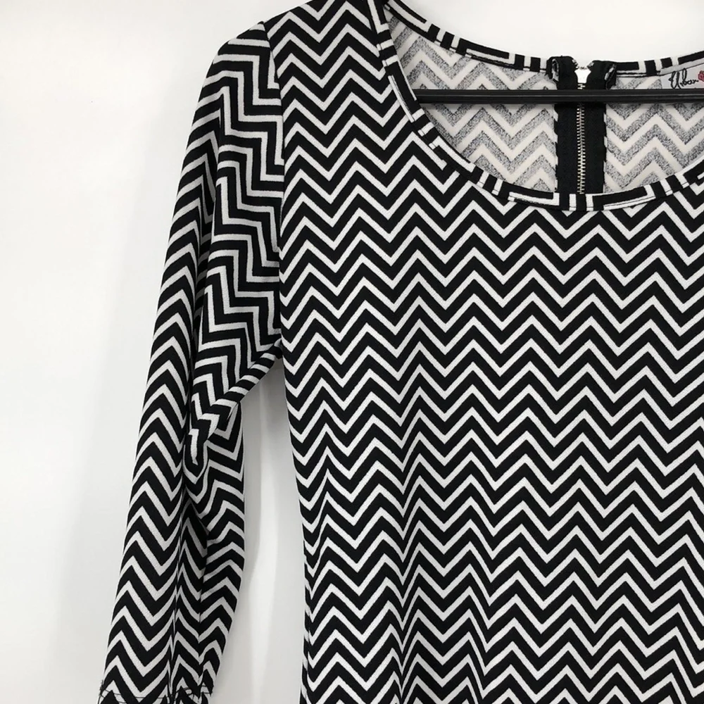 Urban Rose Bodycon Form Fitting Dress Chevron Pattern Size S/M